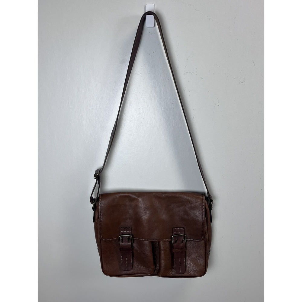 Wilsons Leather Medium Size Messenger Bag VGUC Buckles are Magnetic Pelle Studio